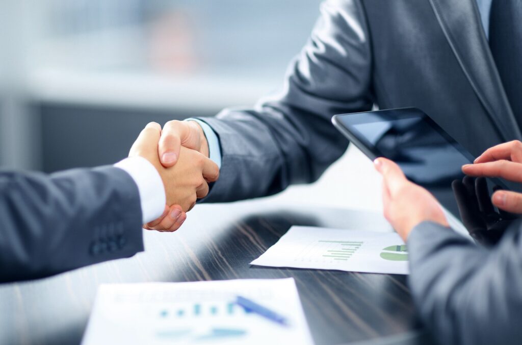ドバイで高年収を得られる職種は企業の役職者